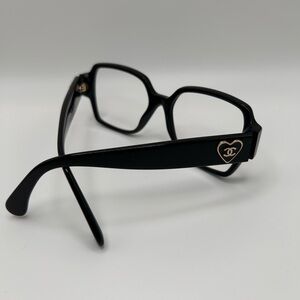 Chanel frame